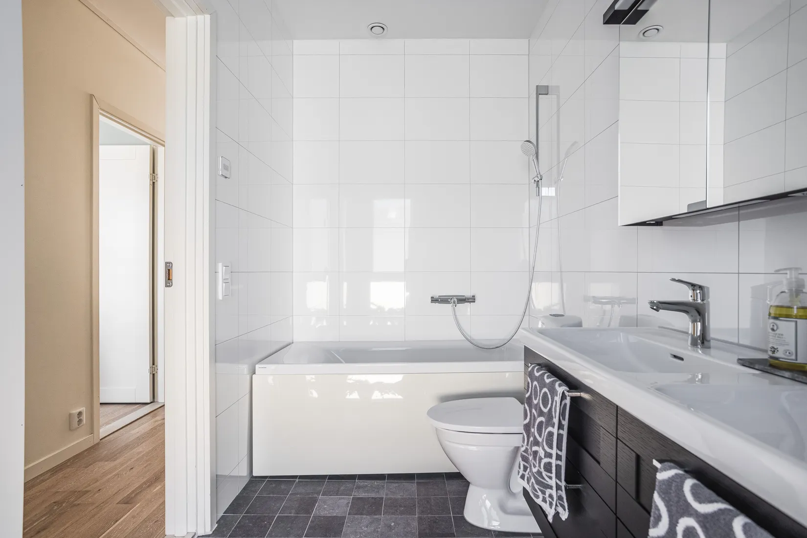 Bostadsrätt, STRANDÄNGSVÄGEN 18B, Täljöviken, Österåker