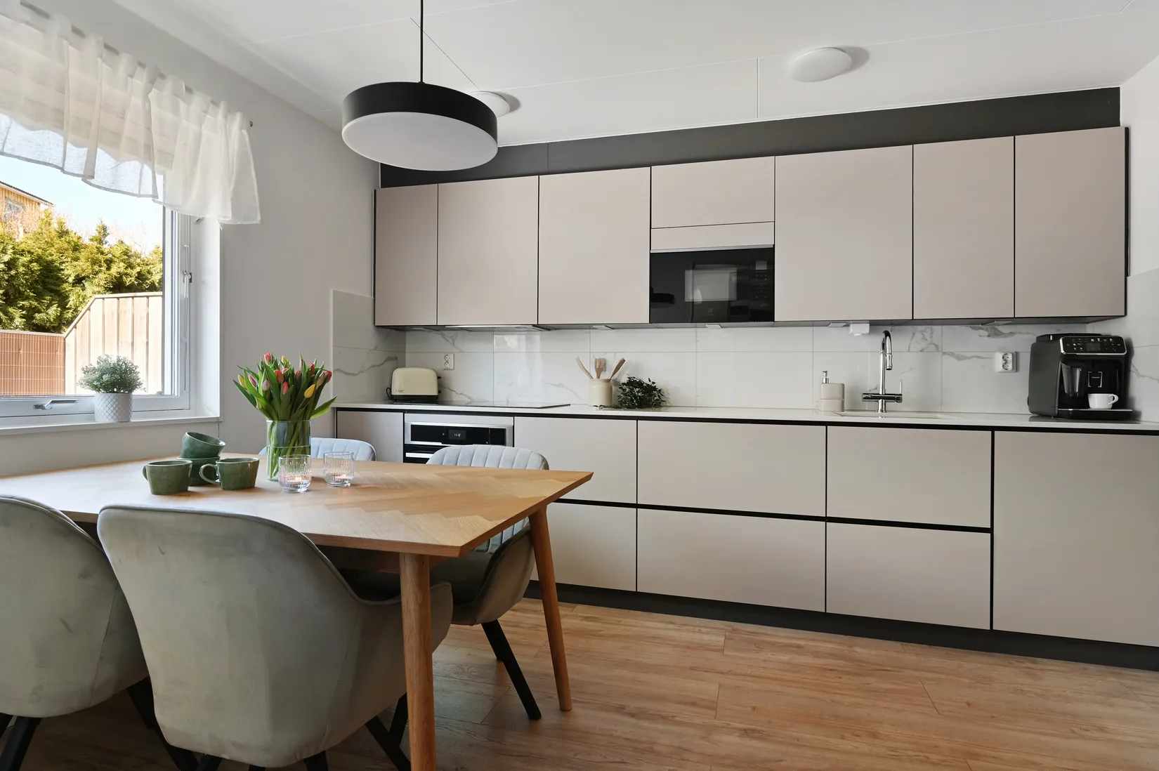 Radhus, Balettvägen 31, Huddinge