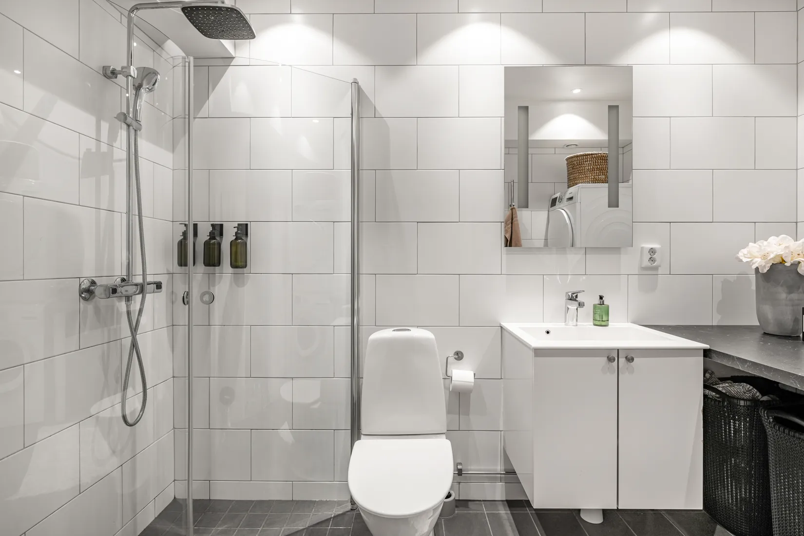 Bostadsrätt, Radhus, Arningetorpsvägen 11B, Hägerneholm, Täby