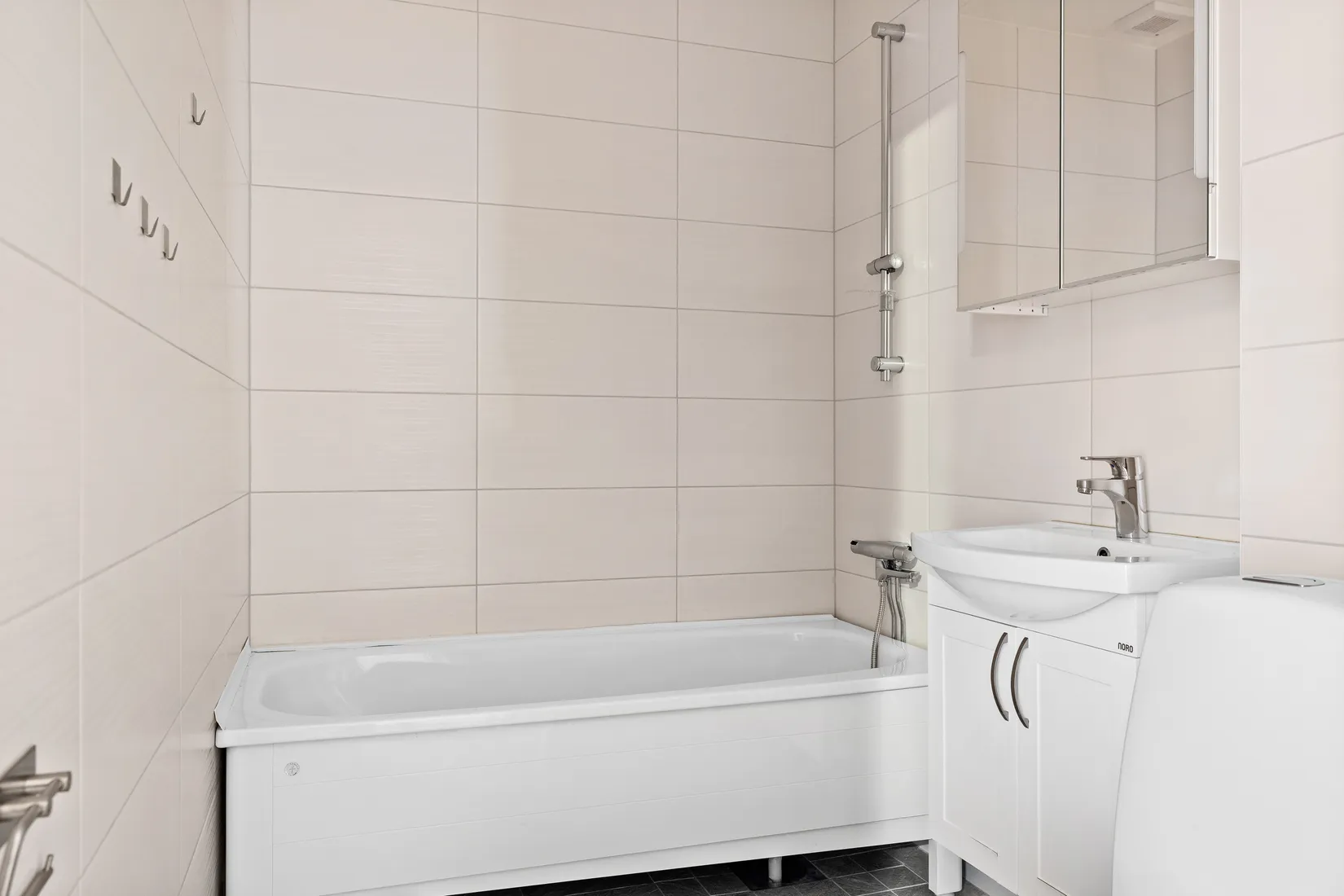 Villa, Radhus, Stallbacken 4, Viksjö, Järfälla