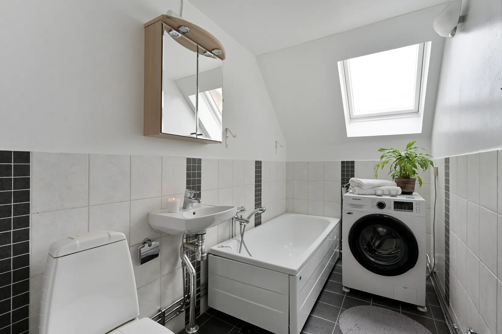 Radhus, Romansvägen 32, Drevviksstrand, Huddinge