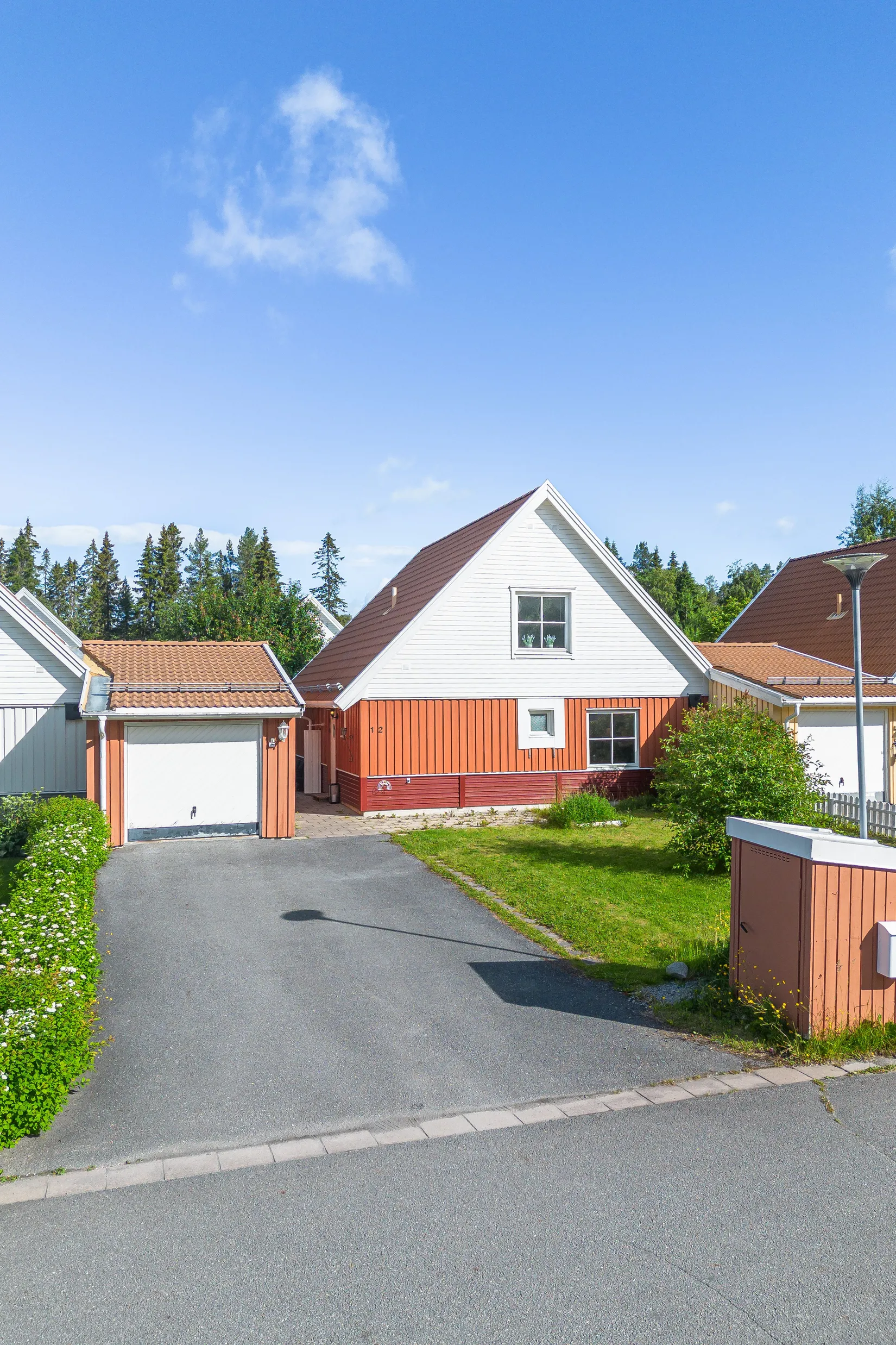 Villa, Blåvedsvägen 12, Torvalla, Östersund