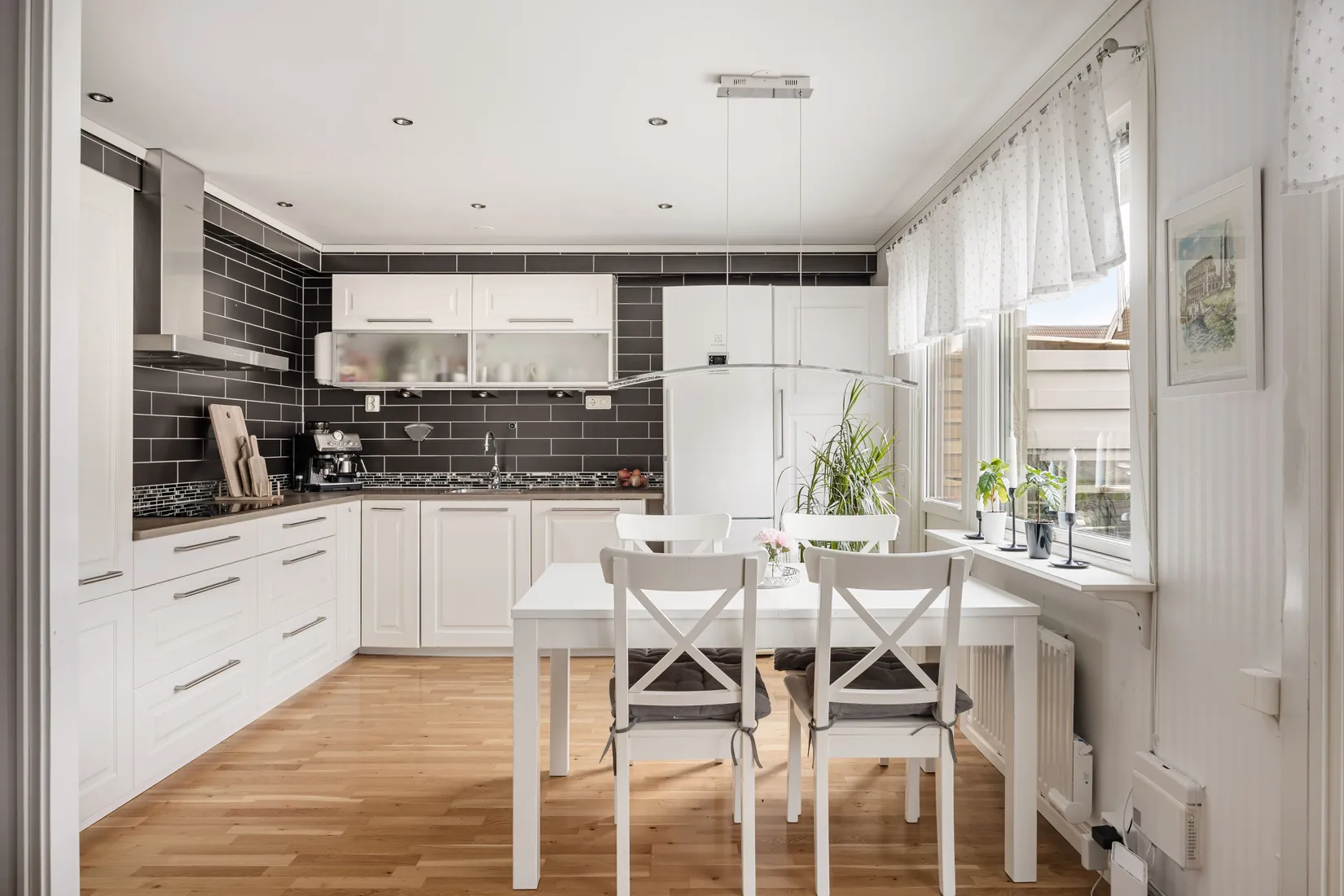 Villa, Radhus, Hagavägen 49, Ormsta, Vallentuna