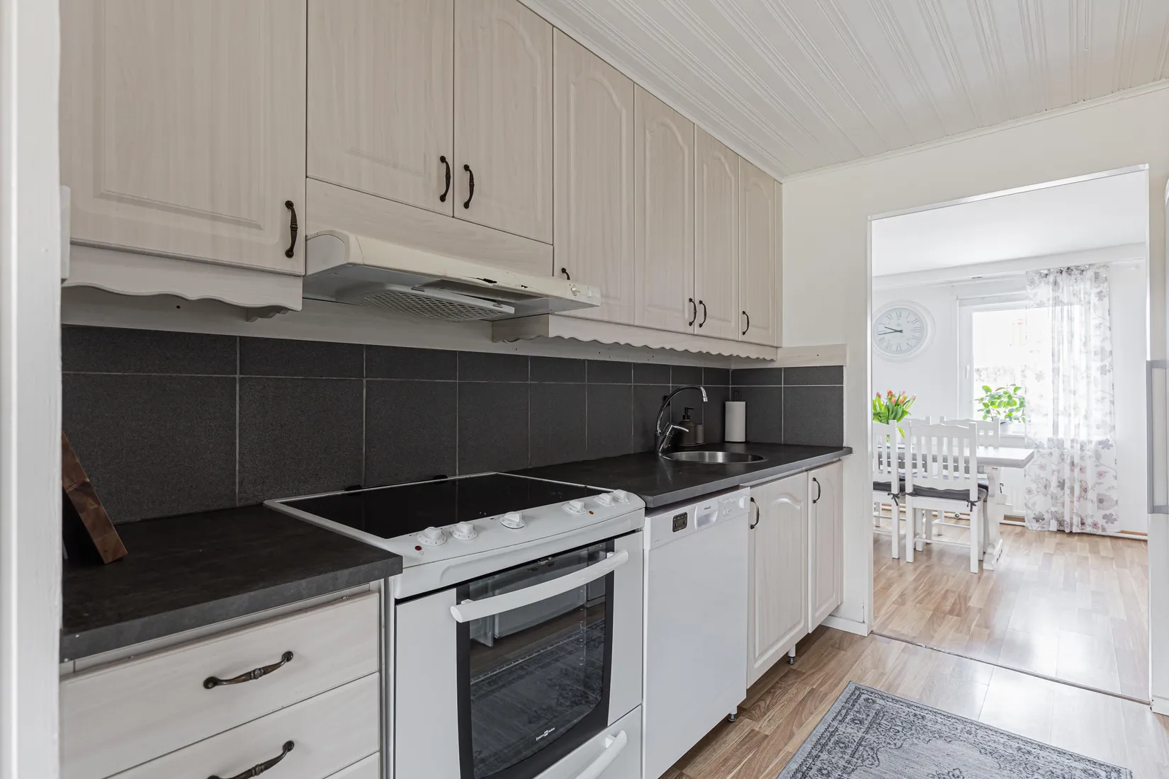 Villa, Valsarvägen 1, Ramnäs, Surahammar