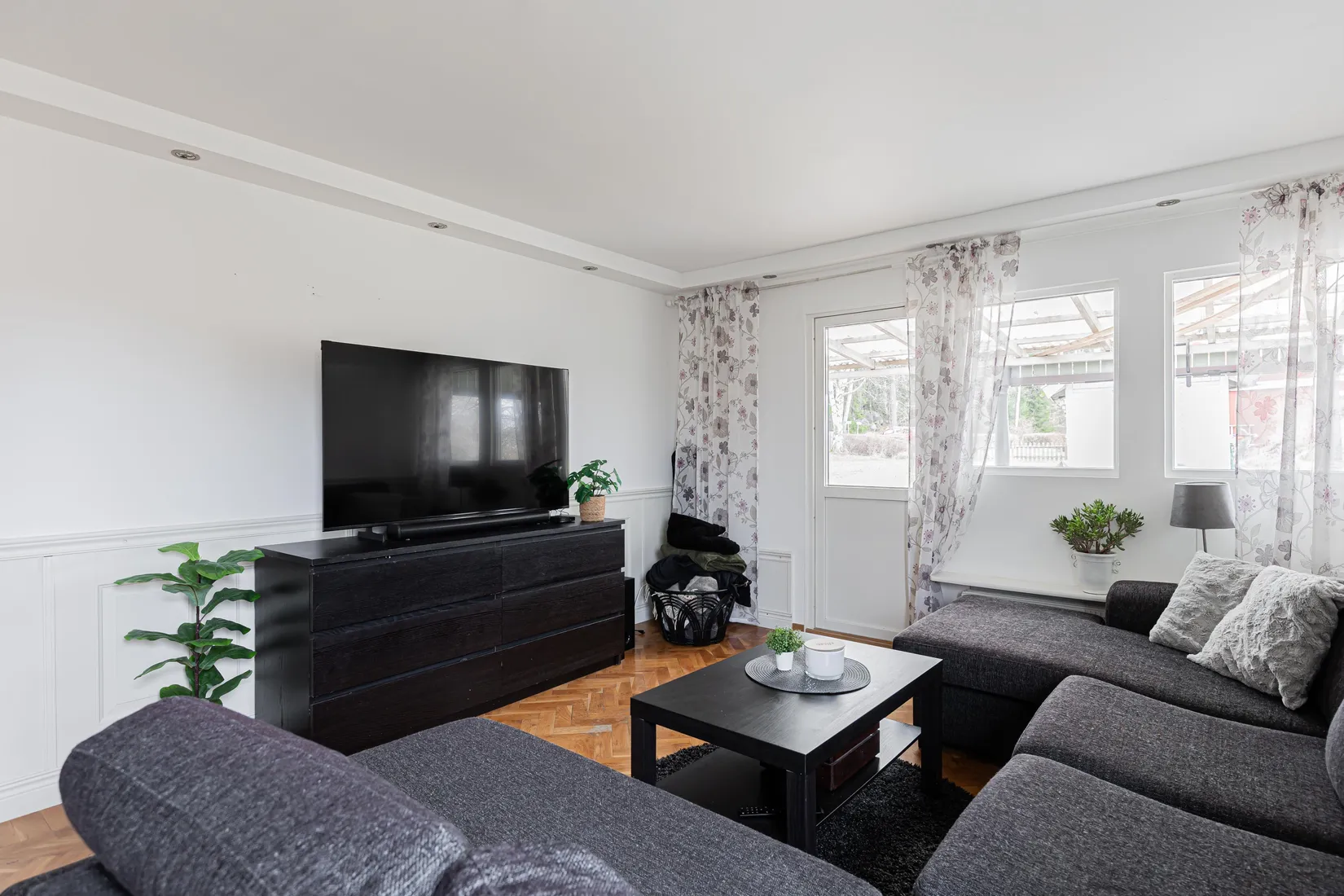 Villa, Valsarvägen 1, Ramnäs, Surahammar