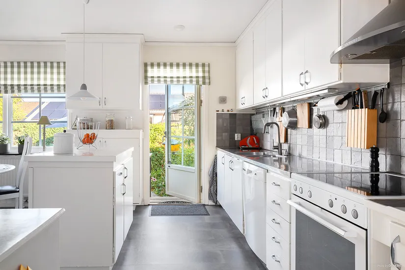 Villa, Radhus, Blåsippestigen 16, Karlberg, Varberg