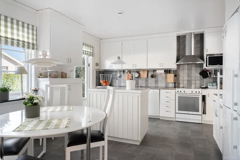 Villa, Radhus, Blåsippestigen 16, Karlberg, Varberg