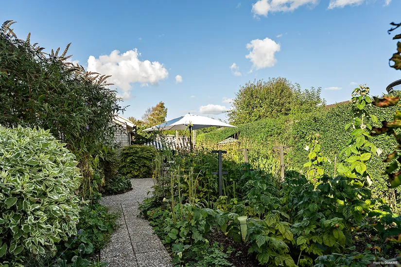 Villa, Radhus, Blåsippestigen 16, Karlberg, Varberg