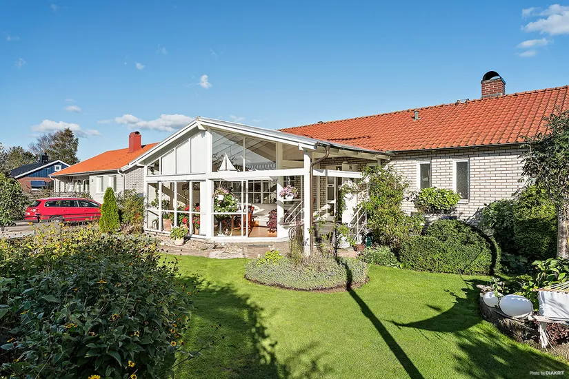 Villa, Radhus, Blåsippestigen 16, Karlberg, Varberg