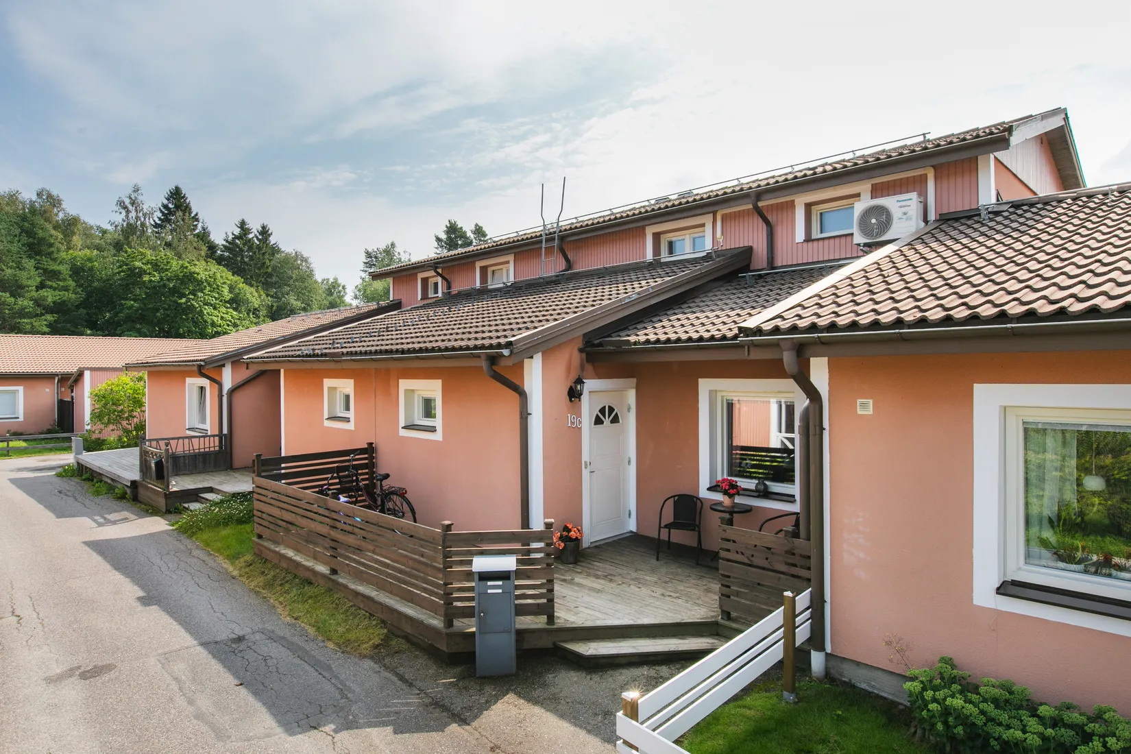 Radhus, Hövdingavägen 19C, Södra Bomhus, Gävle