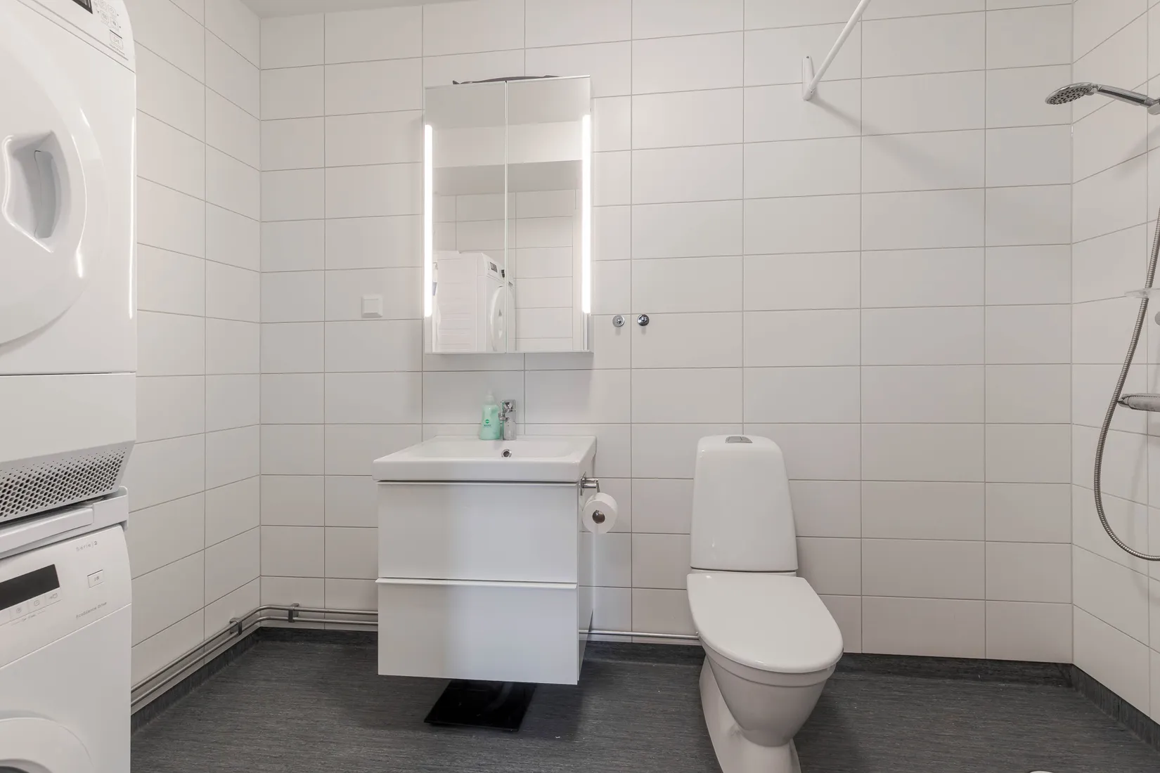 Radhus, Revirvägen 15, Mariefred/Marielundsviken, Strängnäs