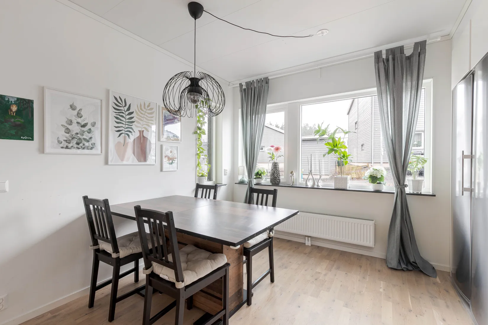 Radhus, Revirvägen 15, Mariefred/Marielundsviken, Strängnäs