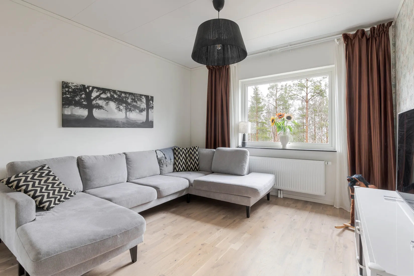 Radhus, Revirvägen 15, Mariefred/Marielundsviken, Strängnäs