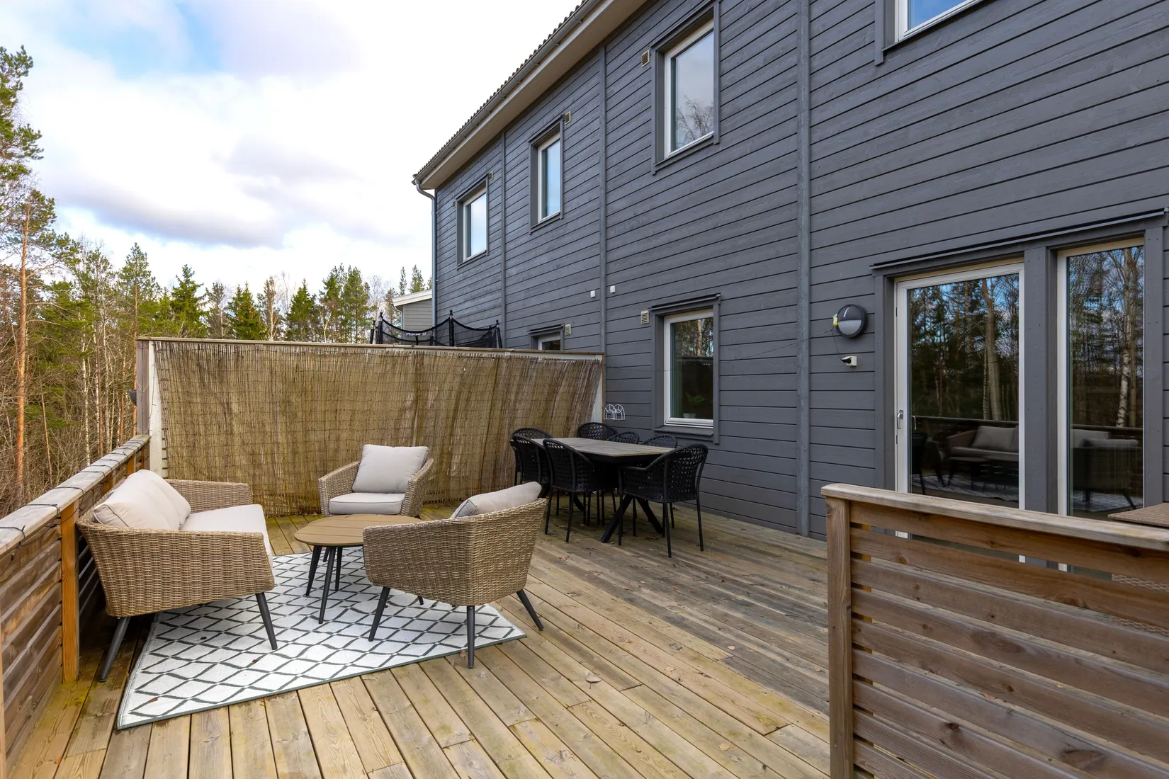 Radhus, Revirvägen 15, Mariefred/Marielundsviken, Strängnäs