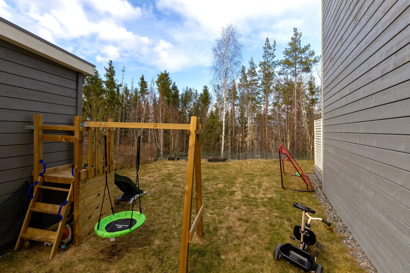 Radhus, Revirvägen 15, Mariefred/Marielundsviken, Strängnäs