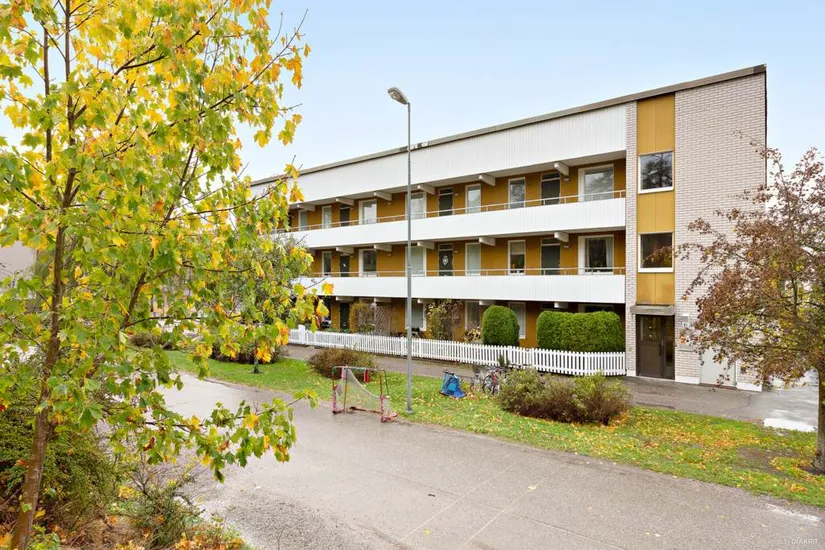 Bostadsrätt, Lomvägen 61, Kärrdal, Sollentuna