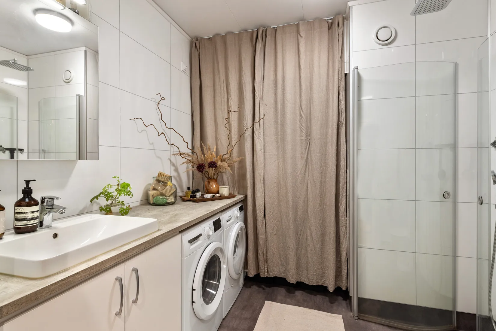 Villa, Lövsångarvägen 41, Margretelund, Österåker