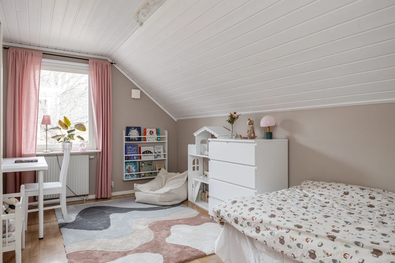 Villa, Kantarellgatan 9, Bergvreten, Enköping