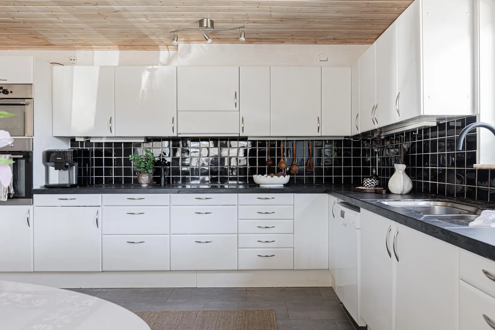 Villa, Närkevägen 9, Gryta, Västerås