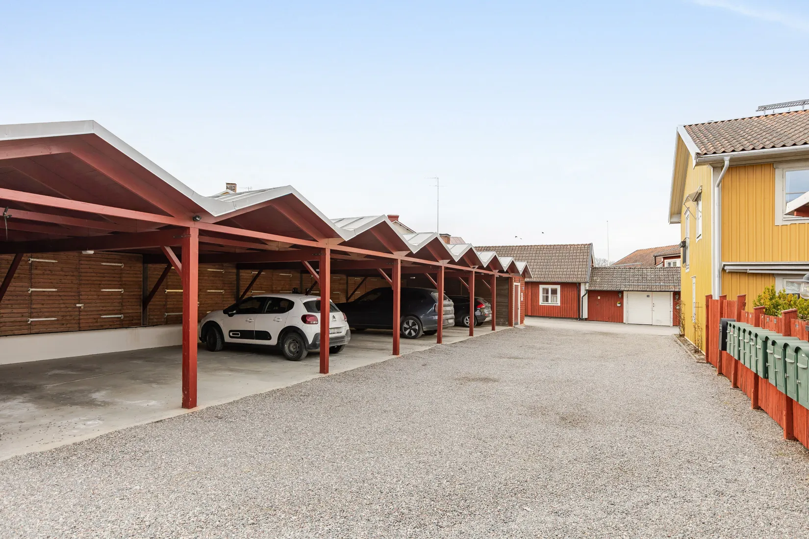 Radhus, Kärnbogatan 8F, Centrala Mariefred, Strängnäs