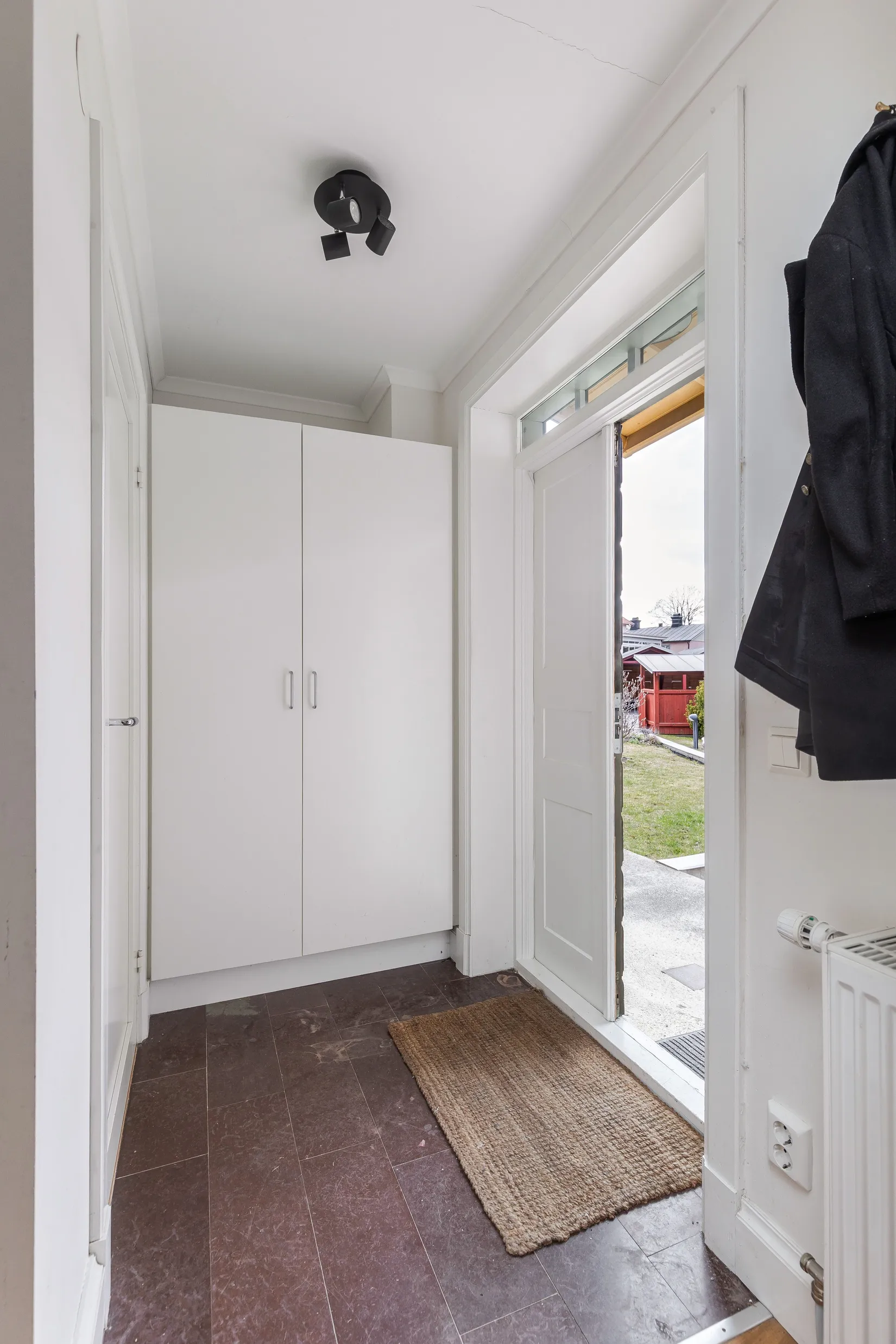 Radhus, Kärnbogatan 8F, Centrala Mariefred, Strängnäs