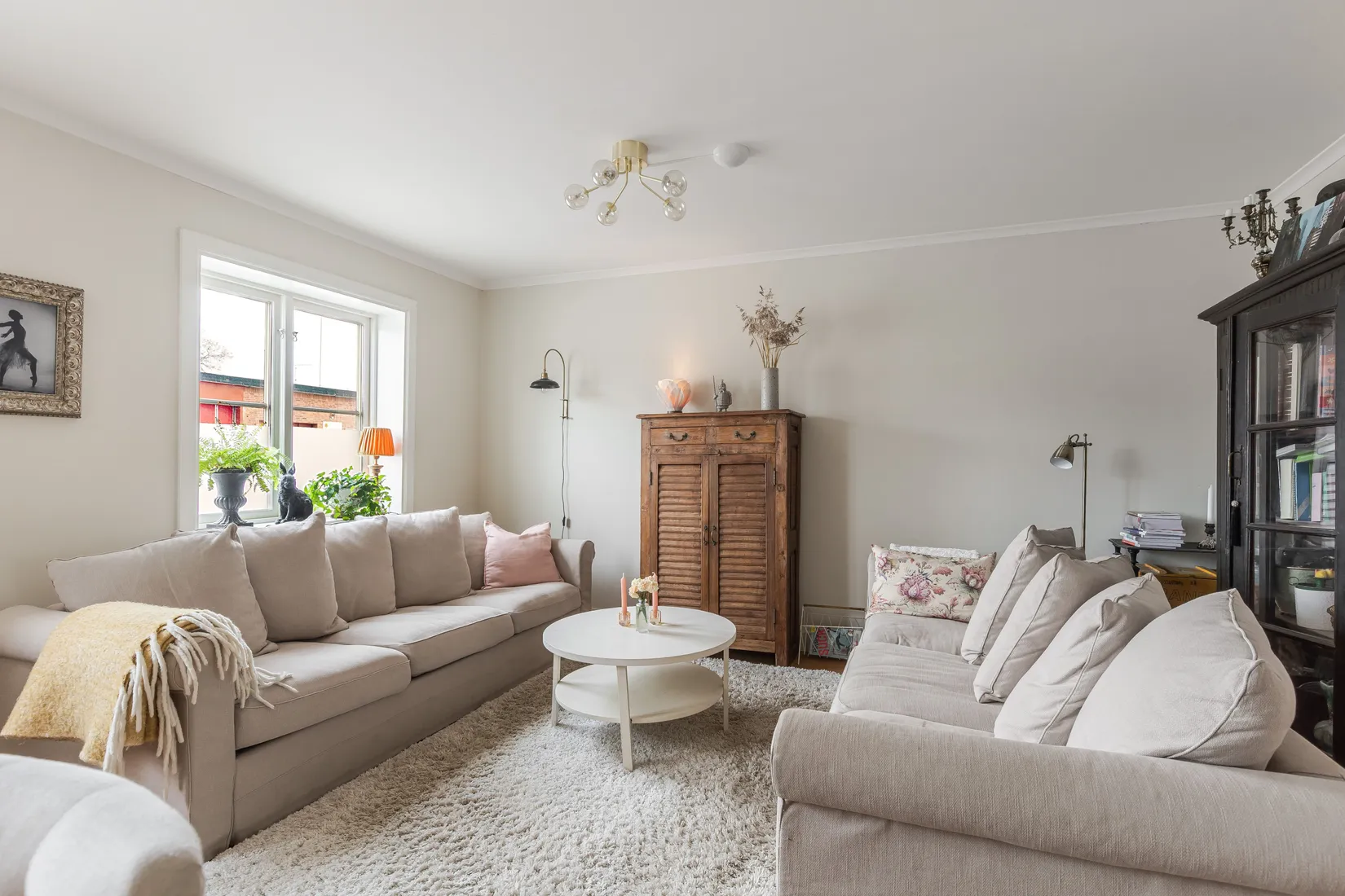 Radhus, Kärnbogatan 8F, Centrala Mariefred, Strängnäs