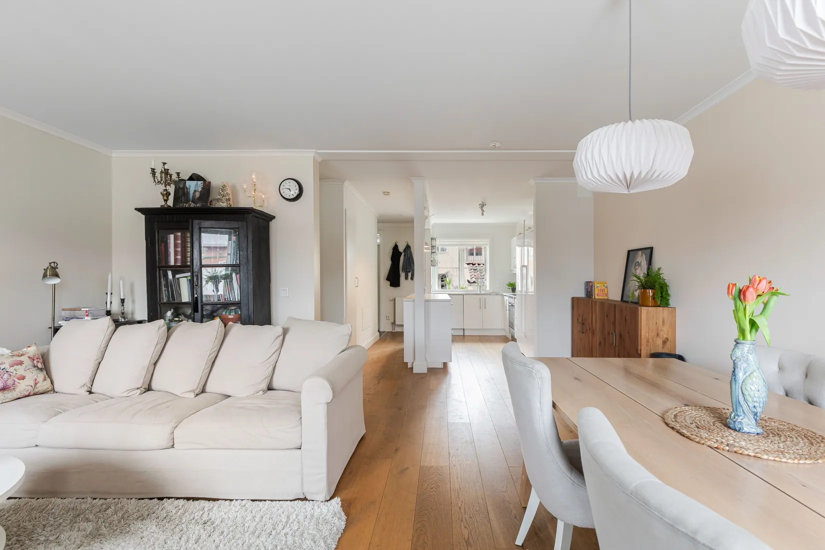 Radhus, Kärnbogatan 8F, Centrala Mariefred, Strängnäs