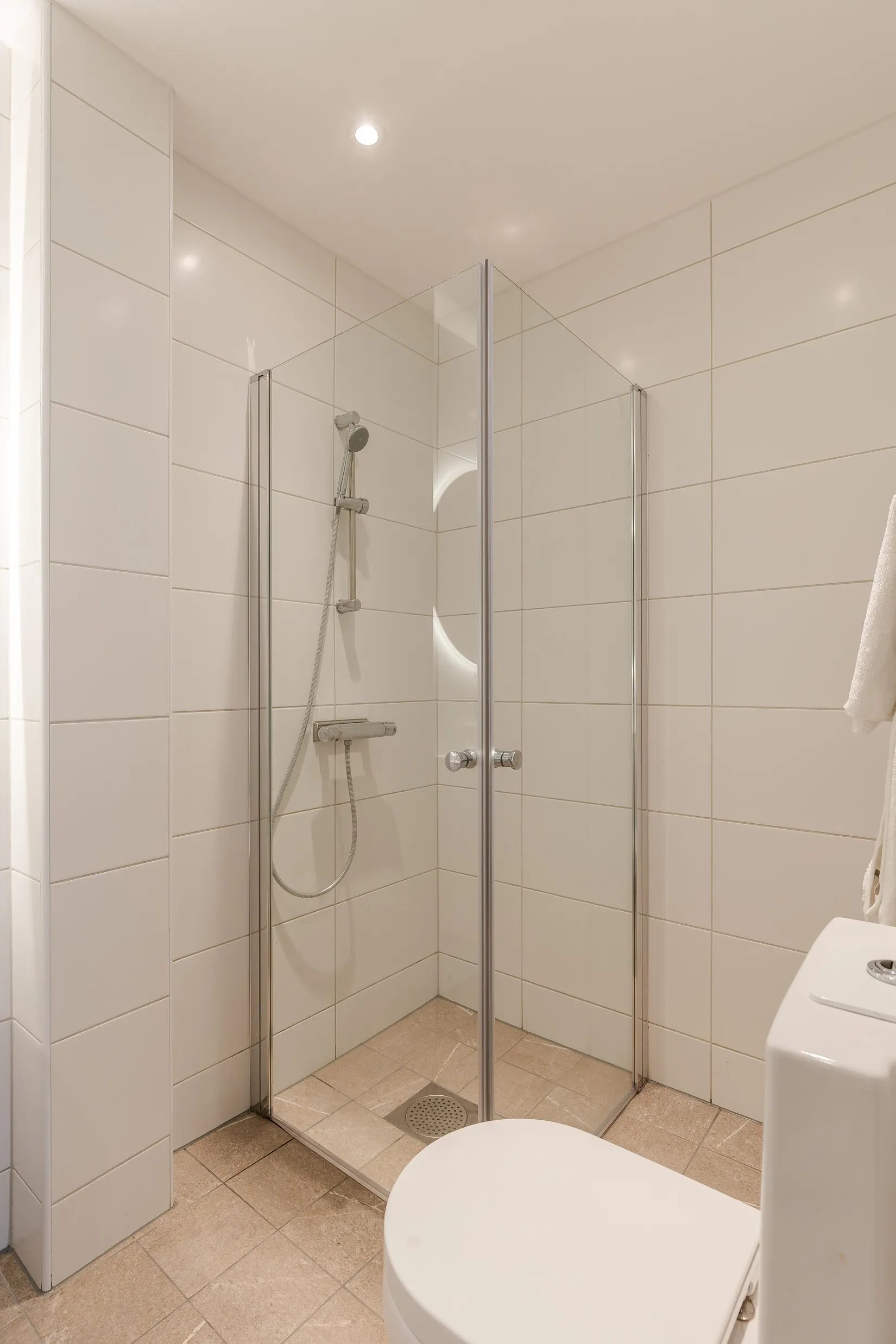 Radhus, Kärnbogatan 8F, Centrala Mariefred, Strängnäs