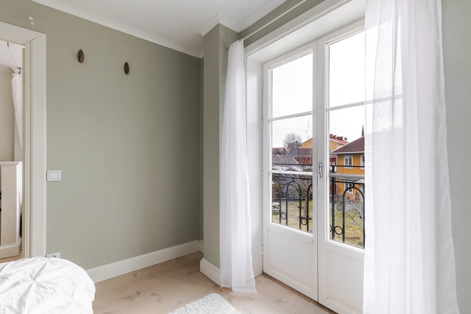 Radhus, Kärnbogatan 8F, Centrala Mariefred, Strängnäs