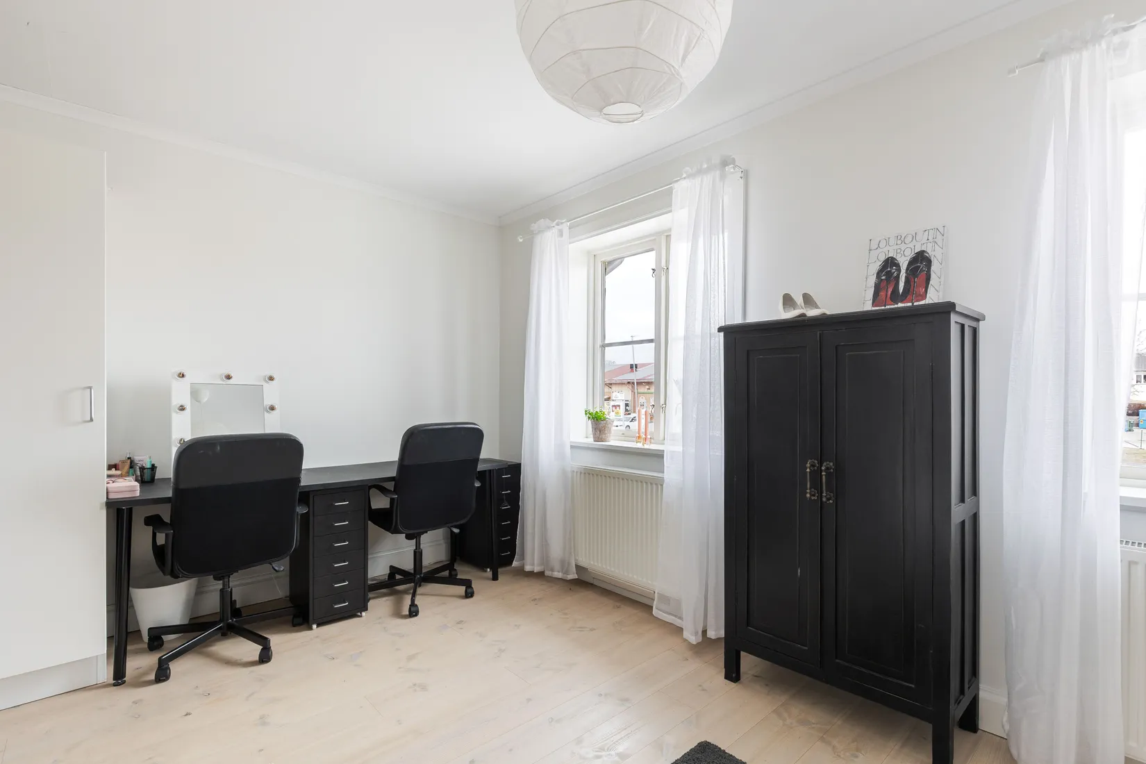 Radhus, Kärnbogatan 8F, Centrala Mariefred, Strängnäs