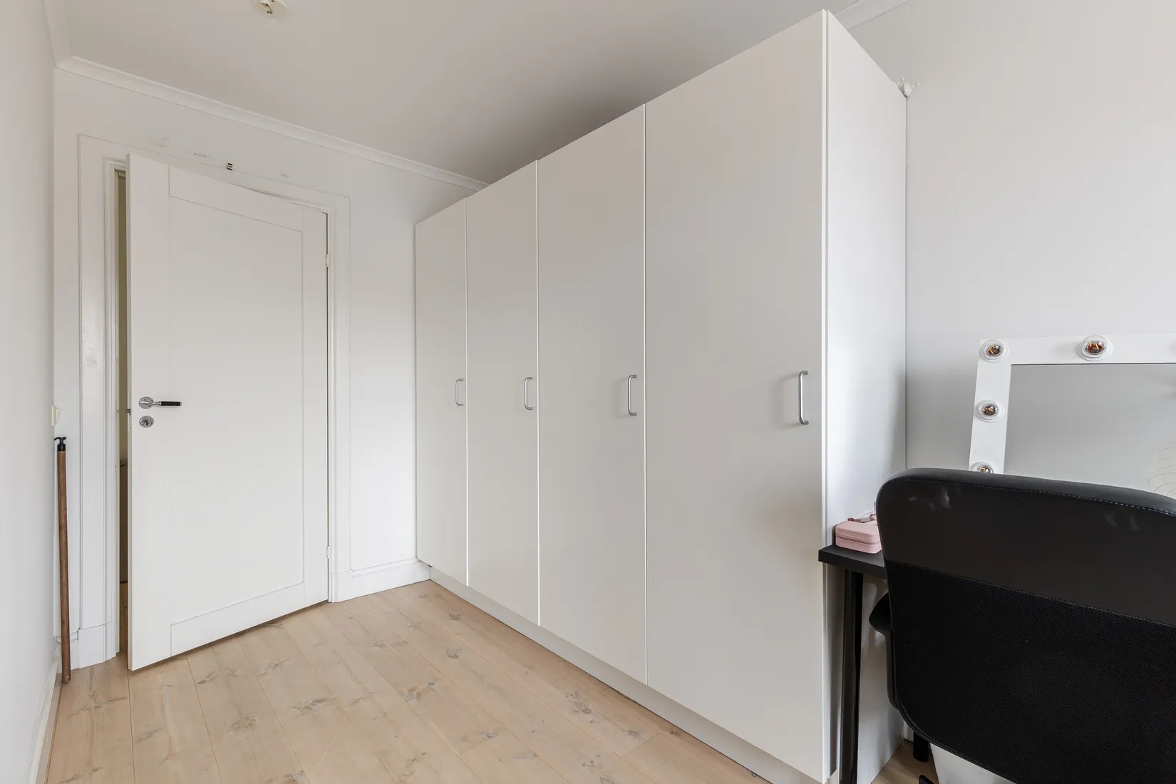 Radhus, Kärnbogatan 8F, Centrala Mariefred, Strängnäs