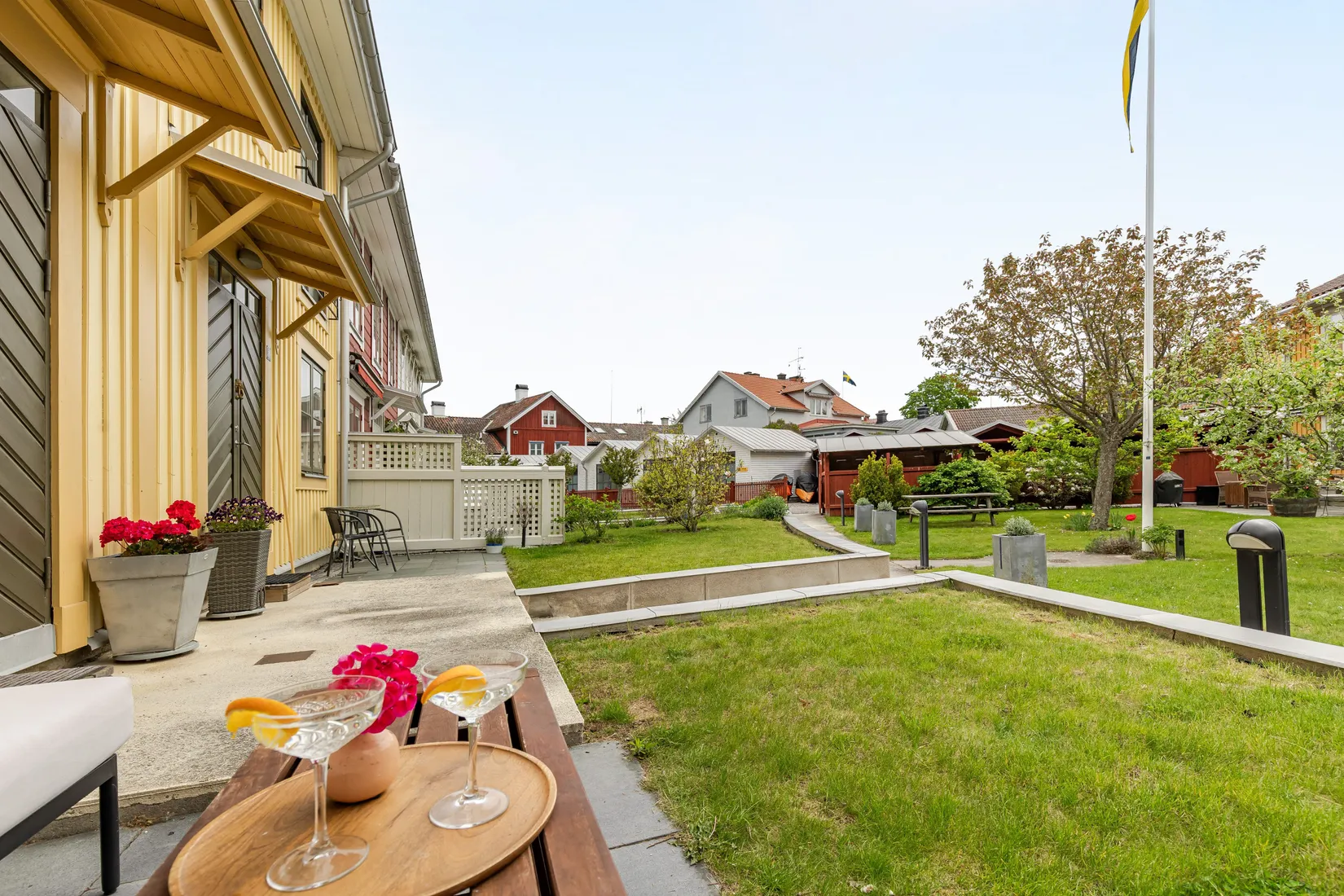 Radhus, Kärnbogatan 8F, Centrala Mariefred, Strängnäs