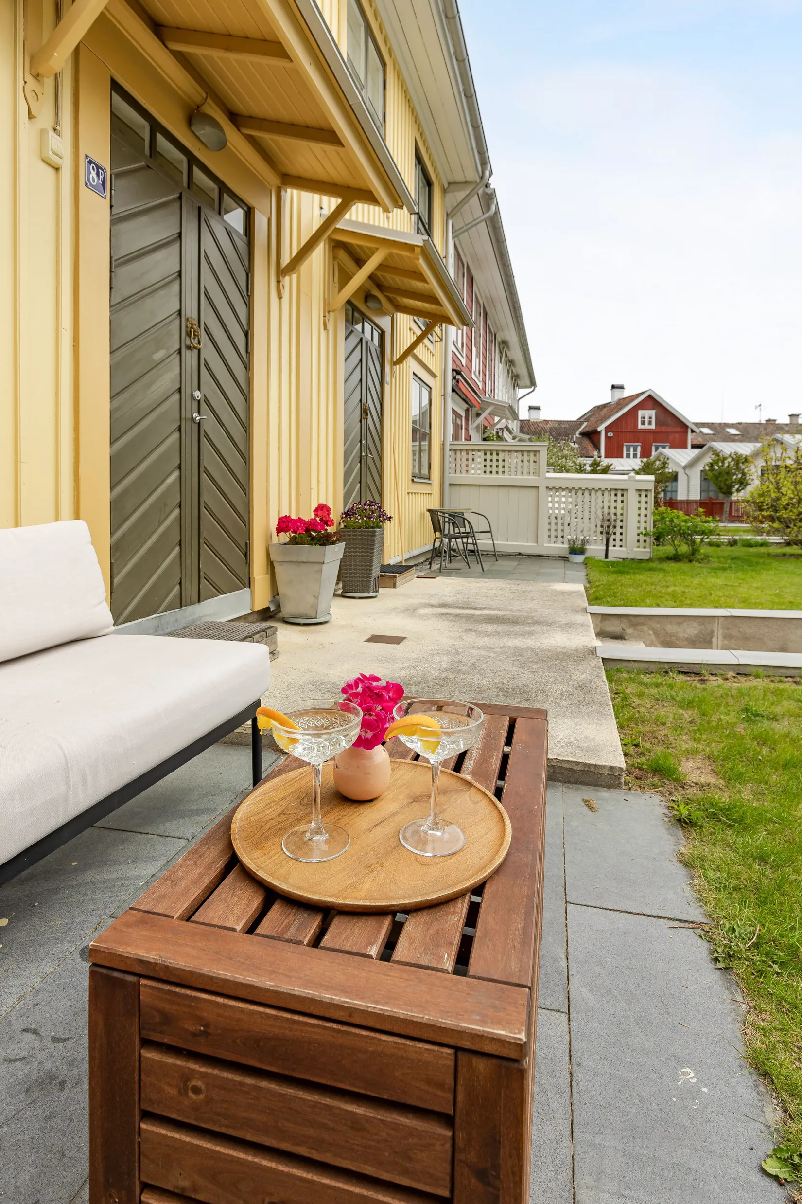 Radhus, Kärnbogatan 8F, Centrala Mariefred, Strängnäs