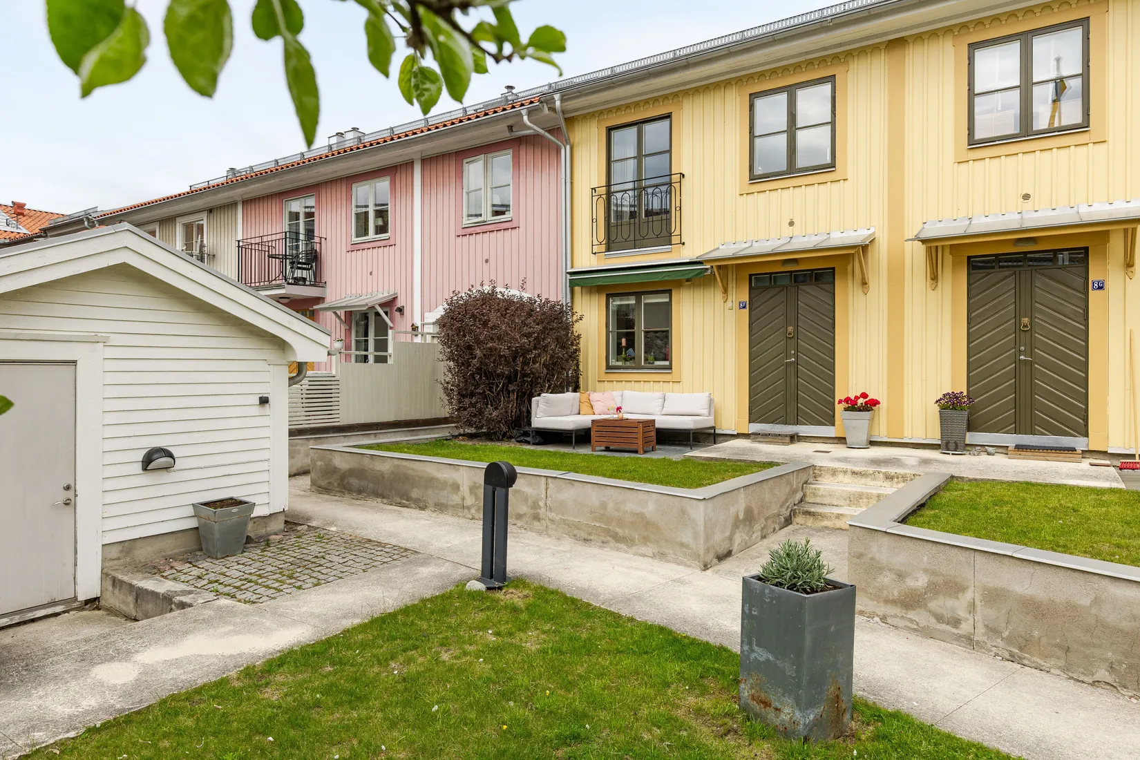 Radhus, Kärnbogatan 8F, Centrala Mariefred, Strängnäs
