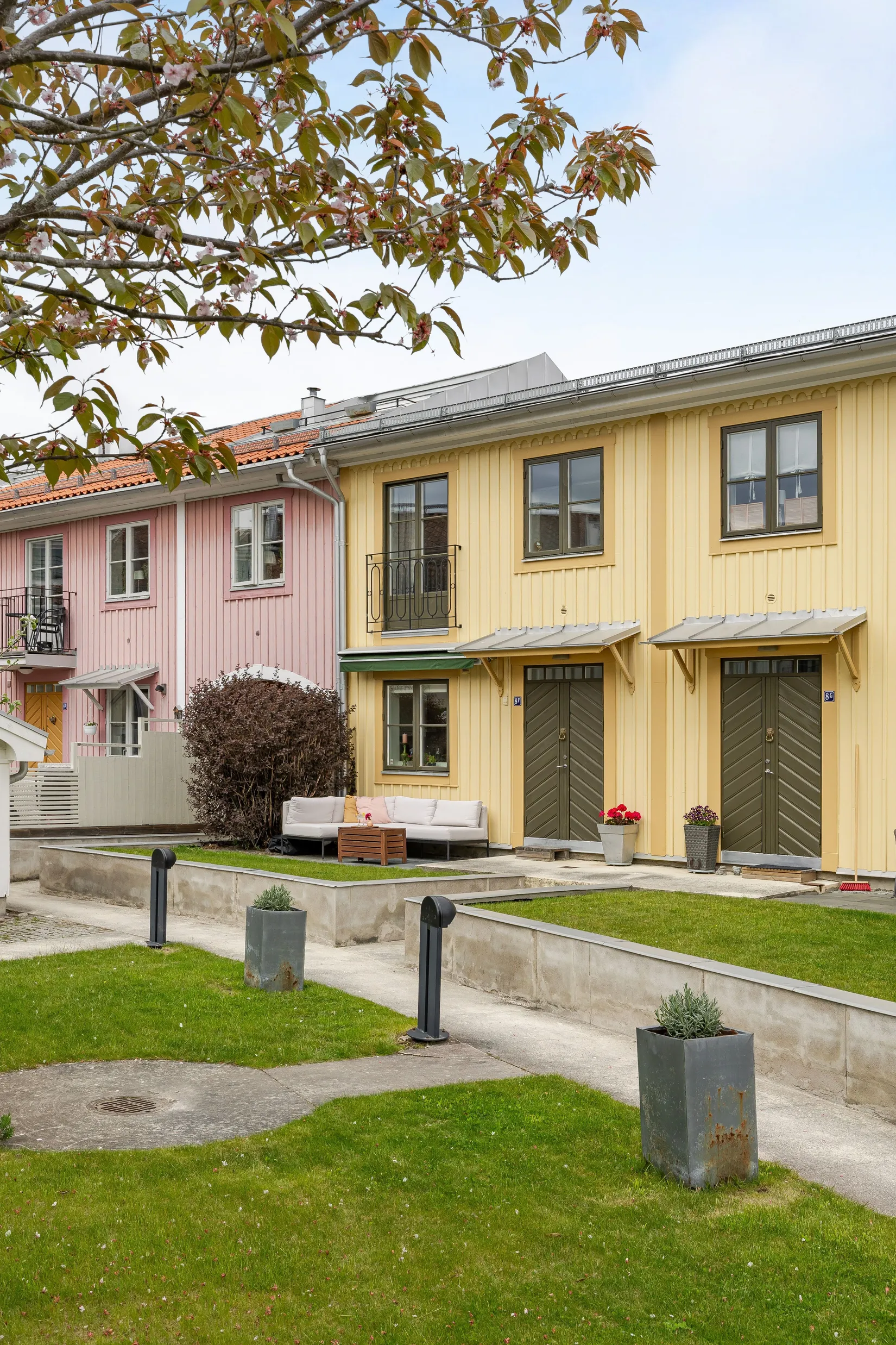 Radhus, Kärnbogatan 8F, Centrala Mariefred, Strängnäs