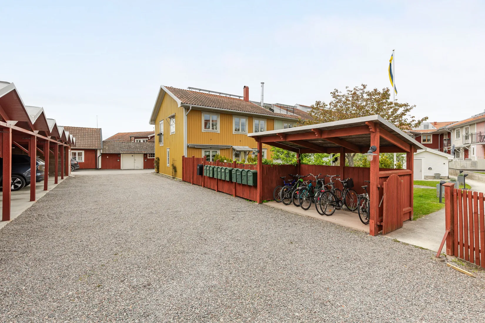 Radhus, Kärnbogatan 8F, Centrala Mariefred, Strängnäs