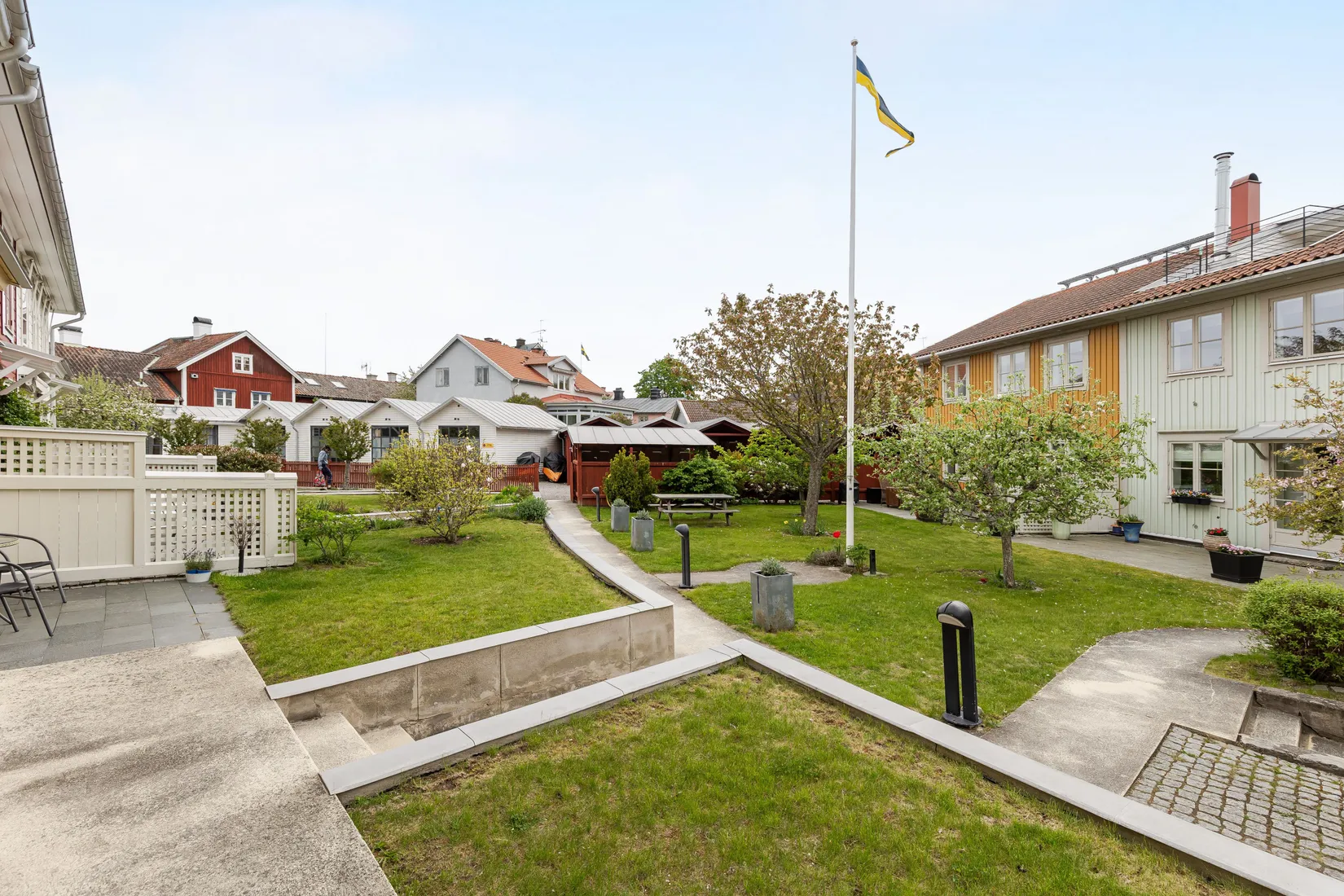 Radhus, Kärnbogatan 8F, Centrala Mariefred, Strängnäs