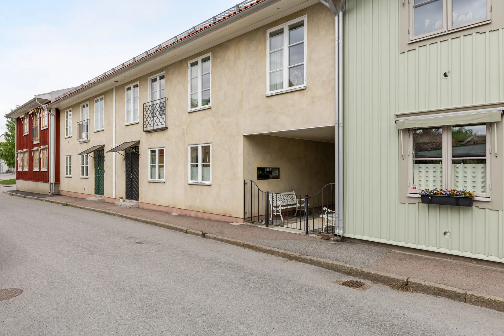 Radhus, Kärnbogatan 8F, Centrala Mariefred, Strängnäs