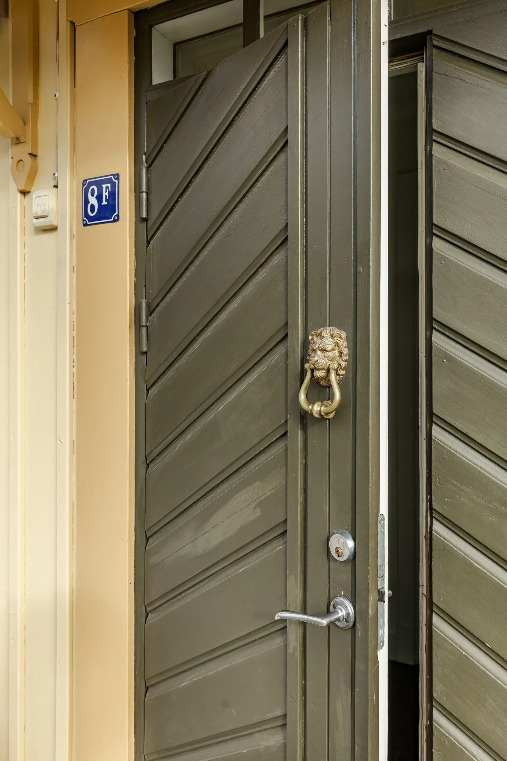 Radhus, Kärnbogatan 8F, Centrala Mariefred, Strängnäs