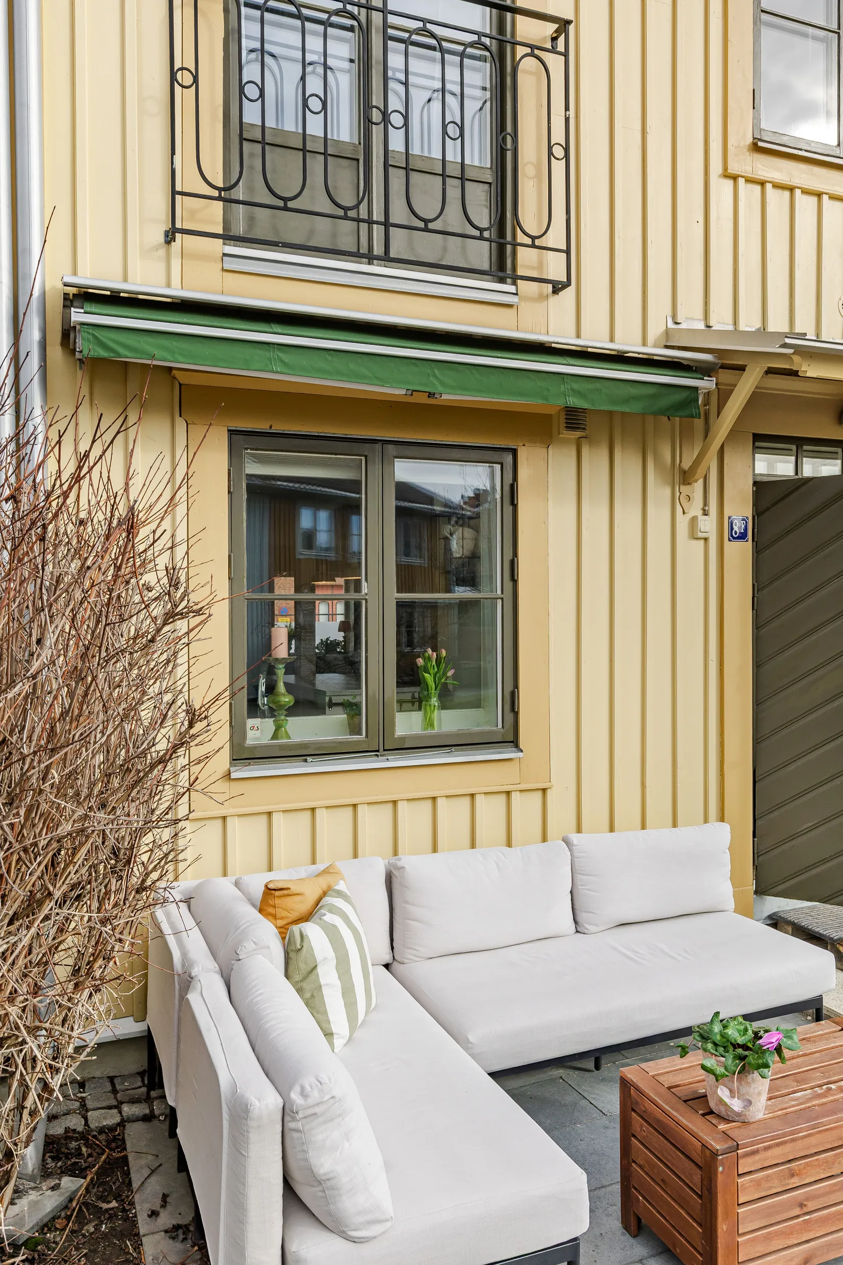 Radhus, Kärnbogatan 8F, Centrala Mariefred, Strängnäs