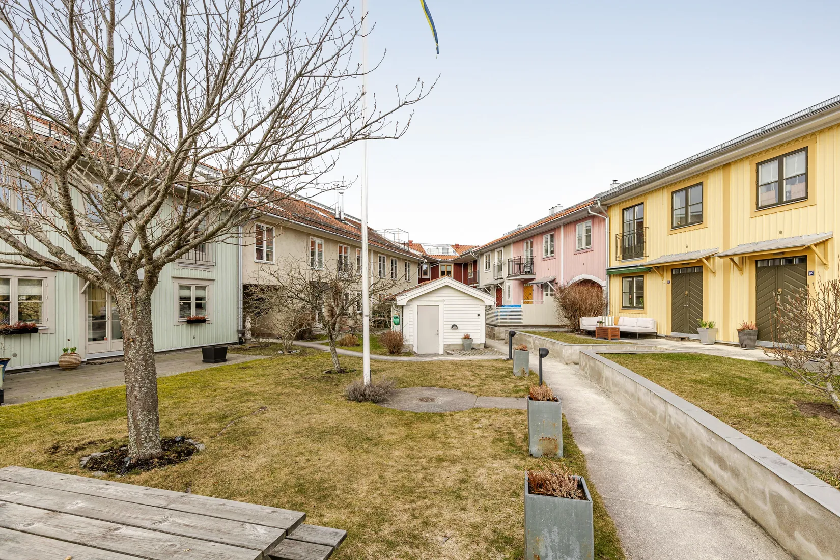 Radhus, Kärnbogatan 8F, Centrala Mariefred, Strängnäs