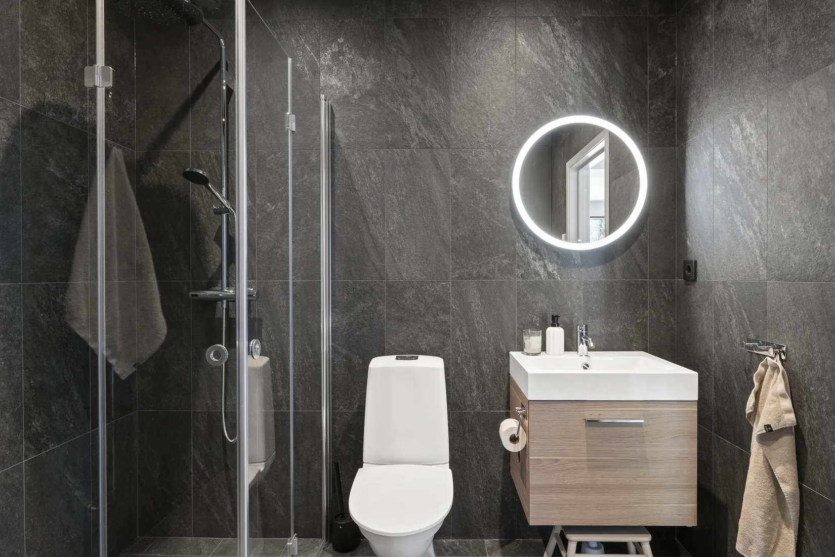 Bostadsrätt, Radhus, Åbroddsvägen 37A, Kummelnäs, Nacka