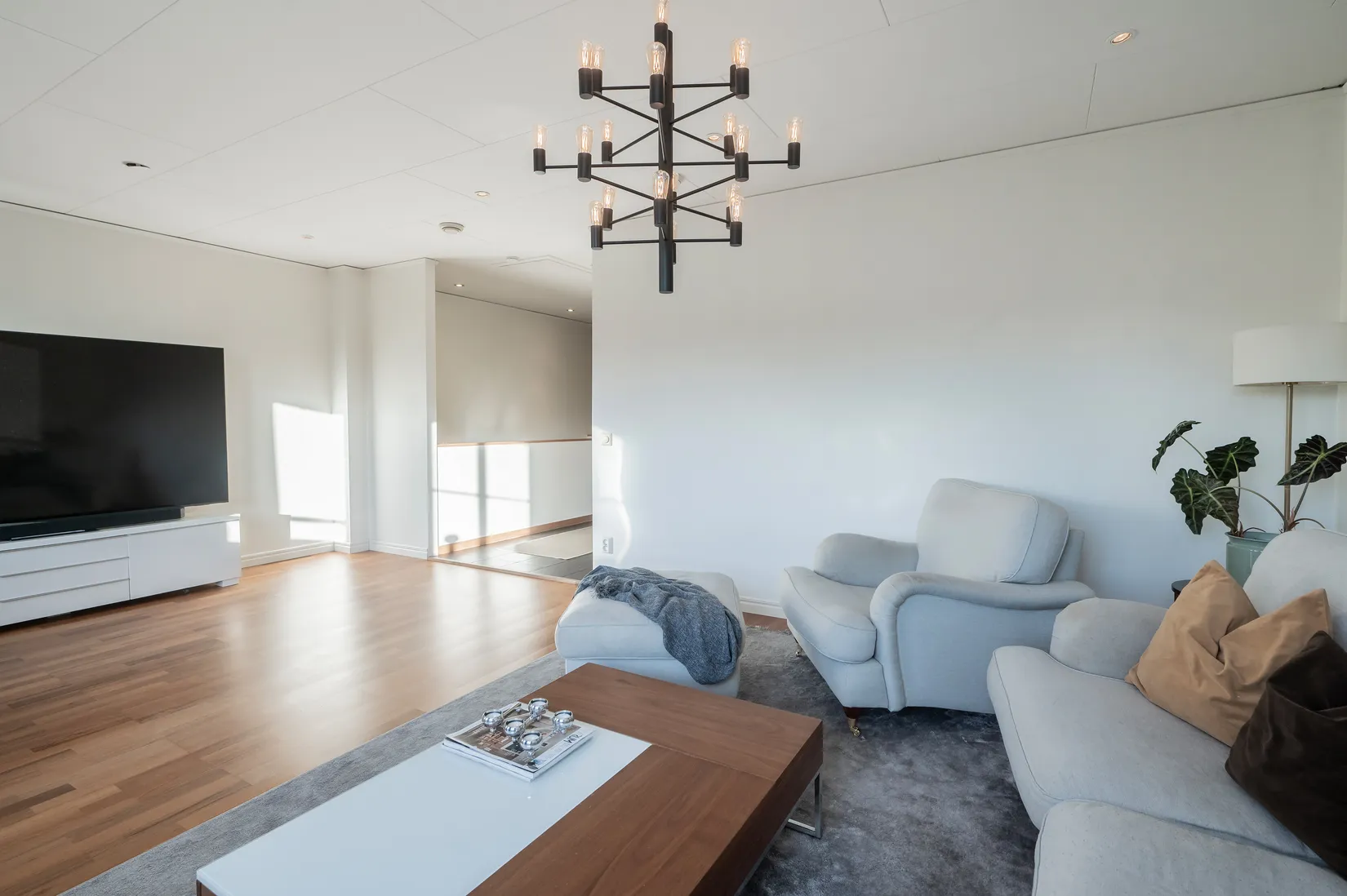 Villa, Radhus, Myrängsvägen 127, Huddinge