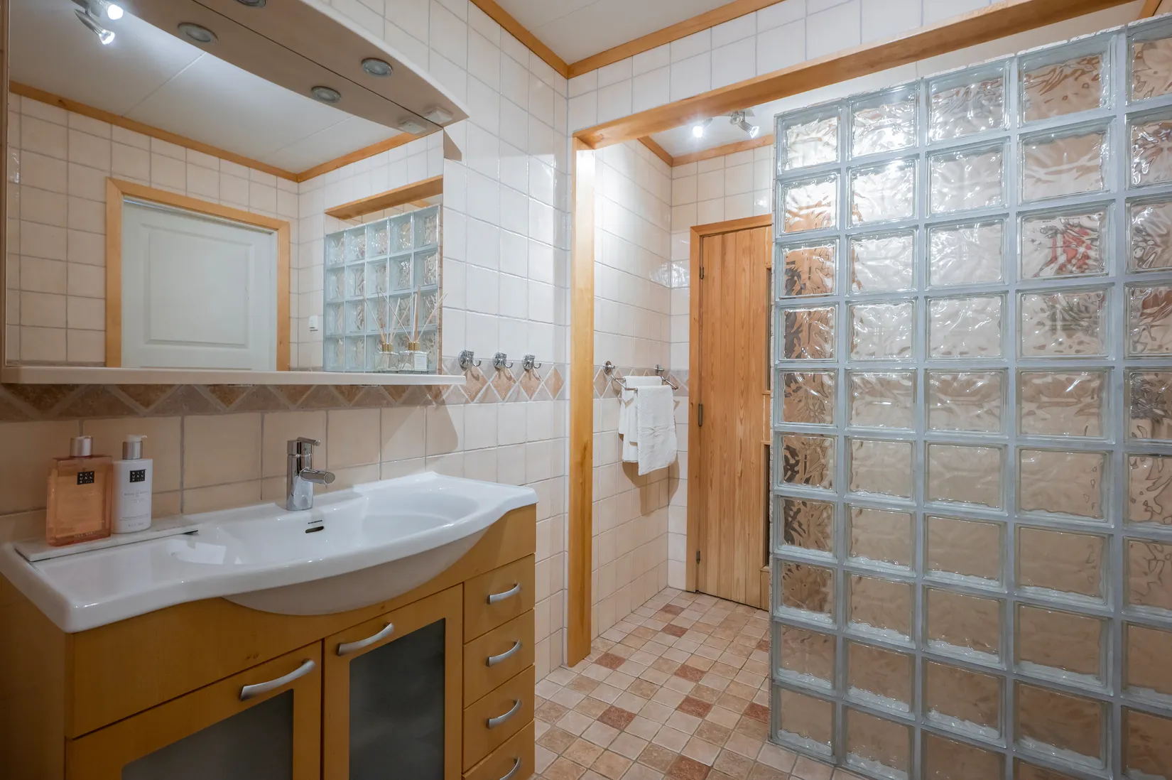 Villa, Radhus, Myrängsvägen 127, Huddinge