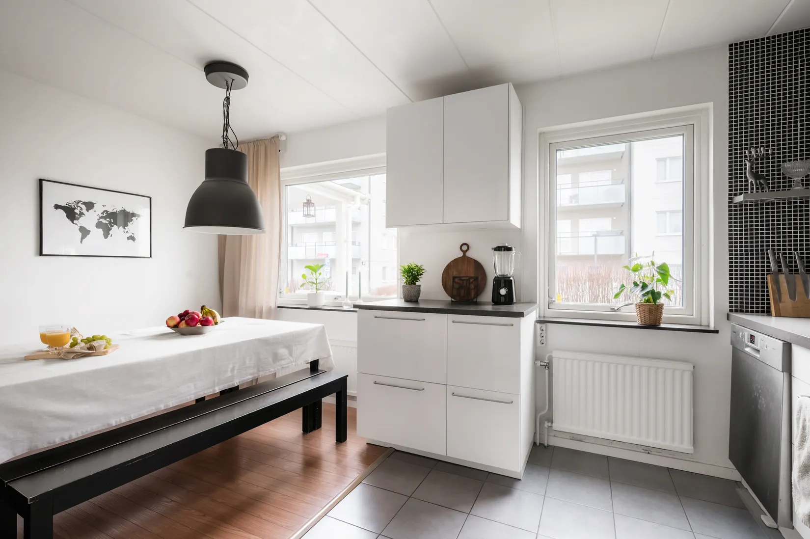 Radhus, Målarvägen 23, Gamla Bro, Upplands-Bro