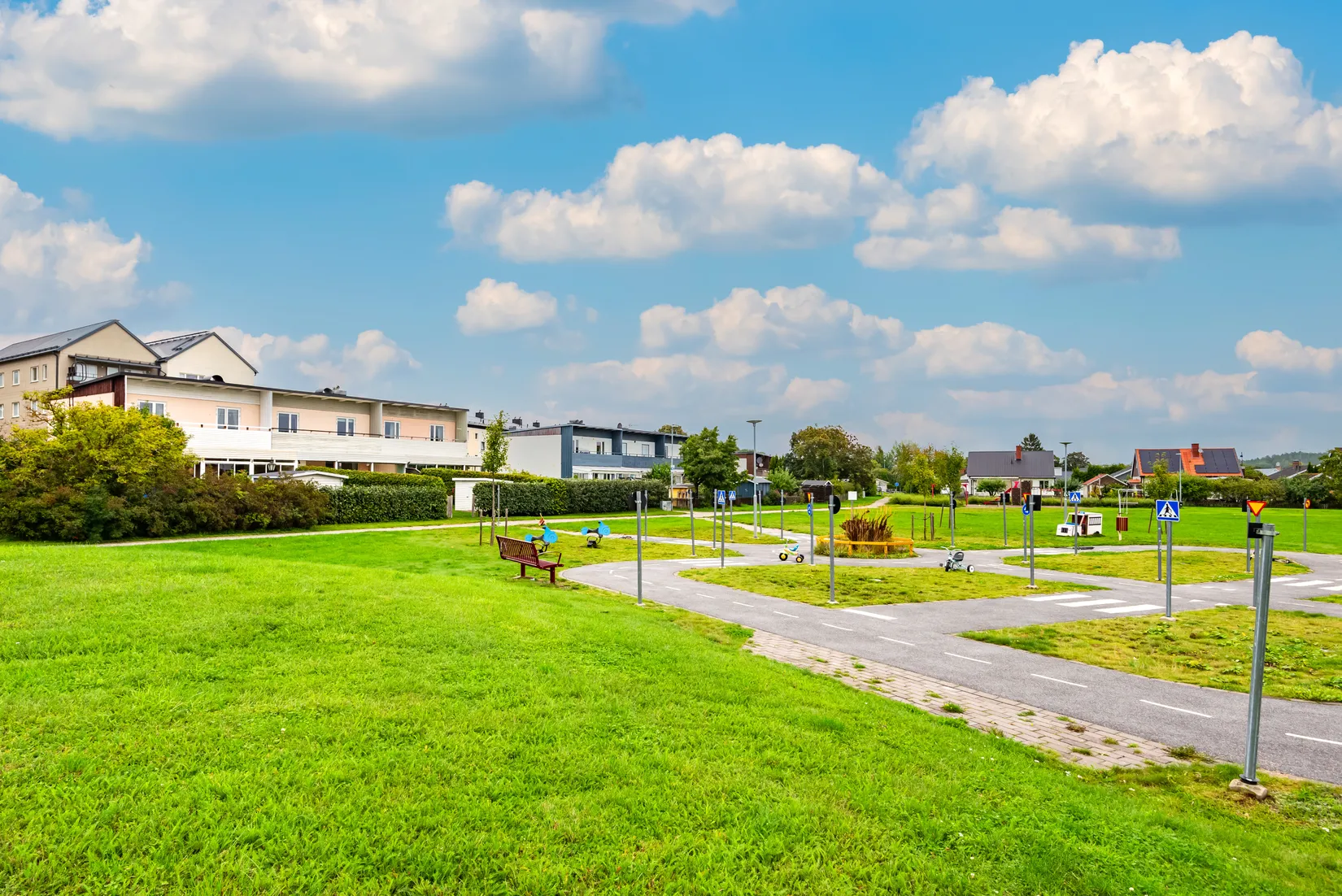 Radhus, Målarvägen 23, Gamla Bro, Upplands-Bro