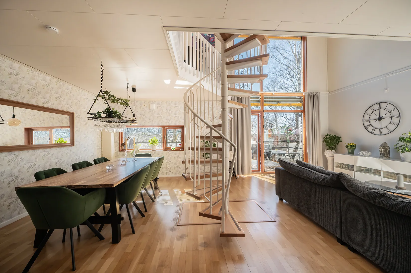 Radhus, Väpnarevägen 57, Huddinge