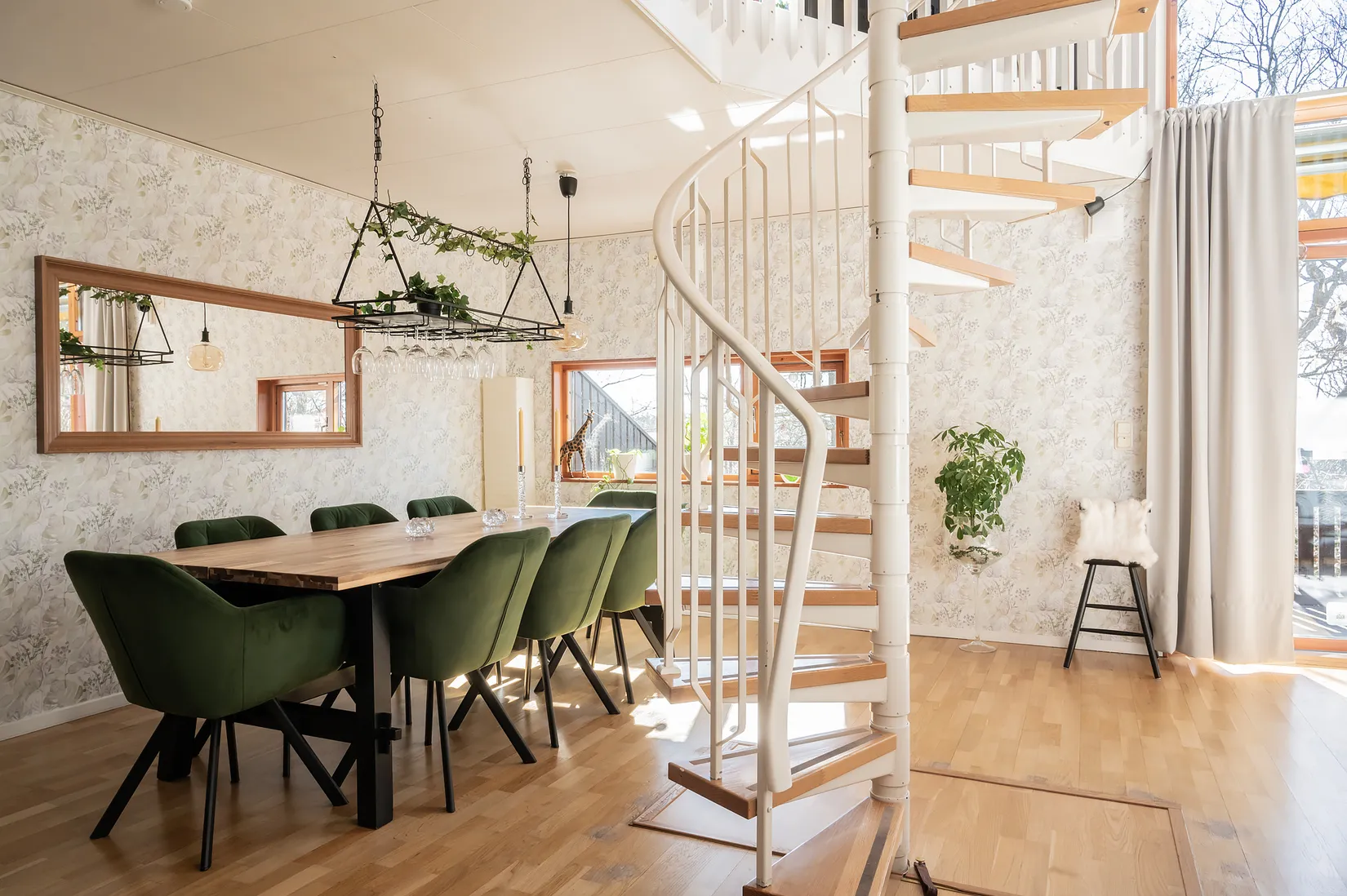 Radhus, Väpnarevägen 57, Huddinge