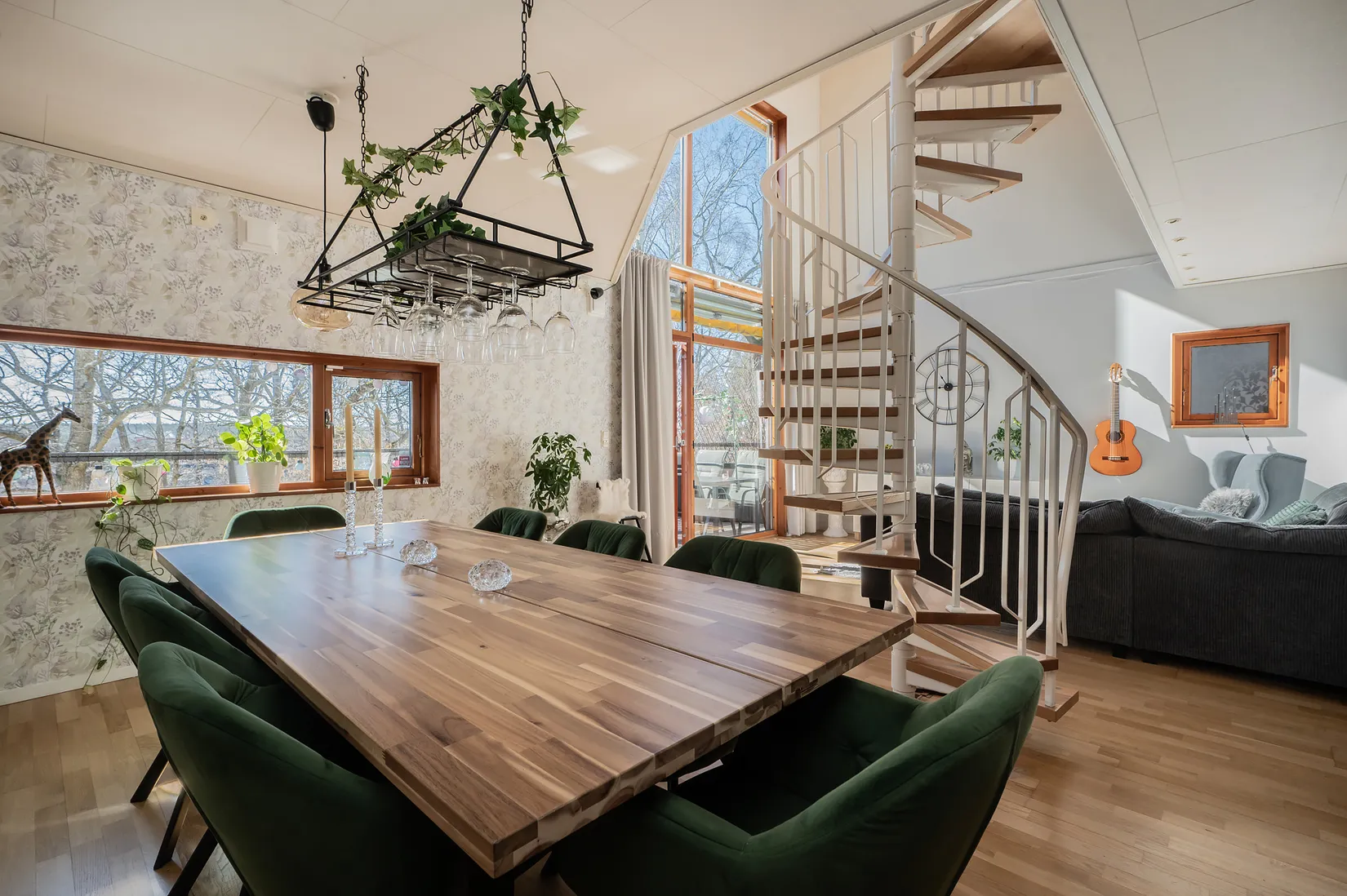 Radhus, Väpnarevägen 57, Huddinge