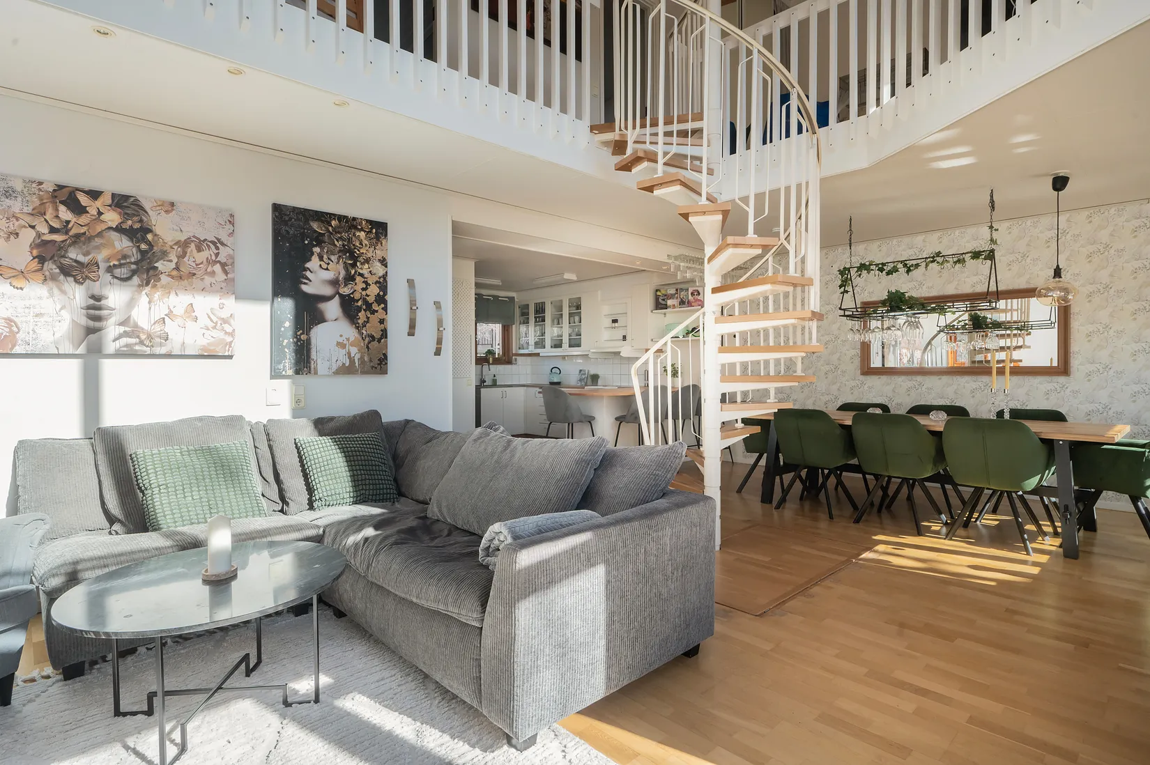 Radhus, Väpnarevägen 57, Huddinge